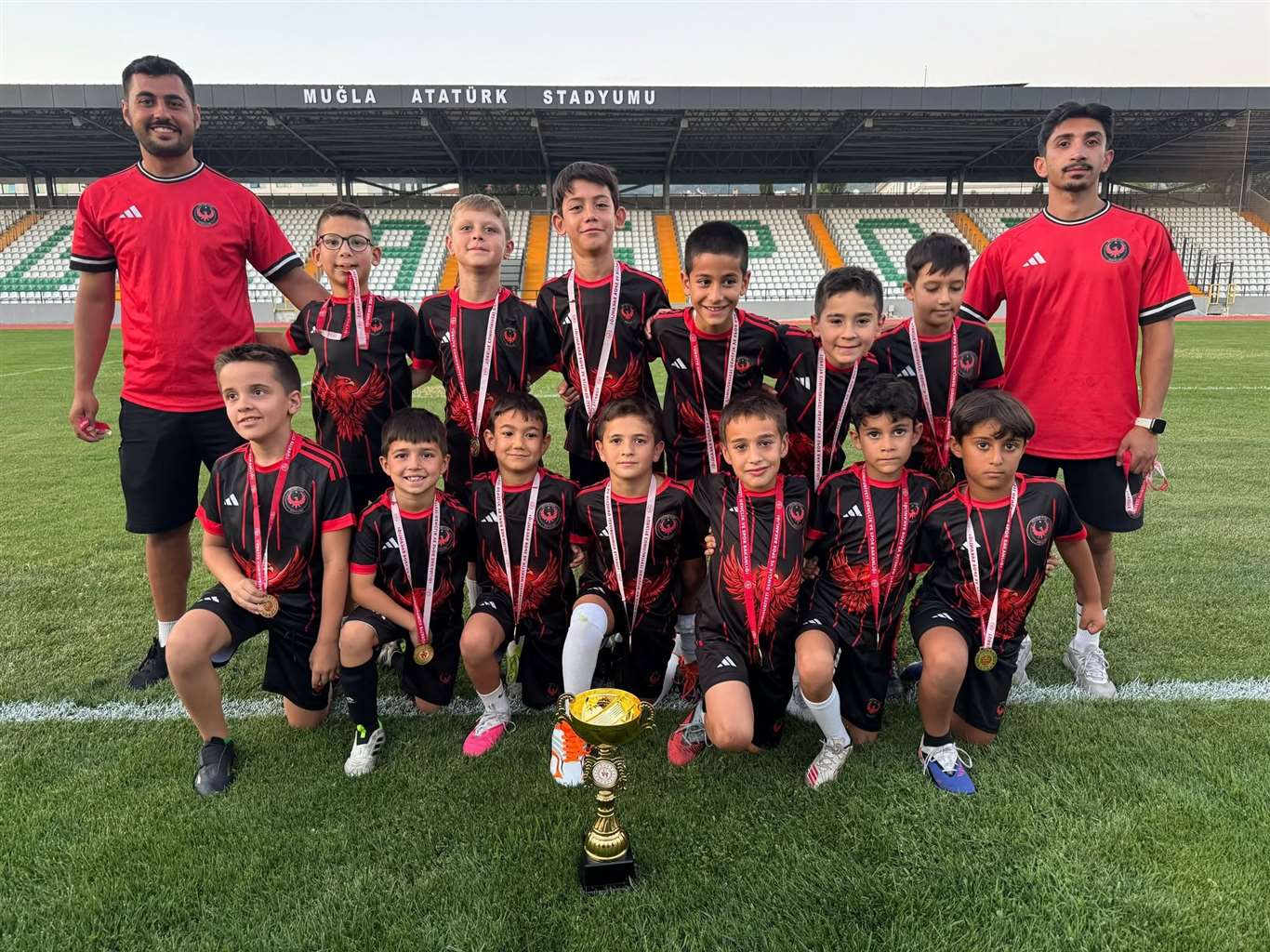    Menteşe Yıldızspor U-10 takımı şampiyon oldu haberi